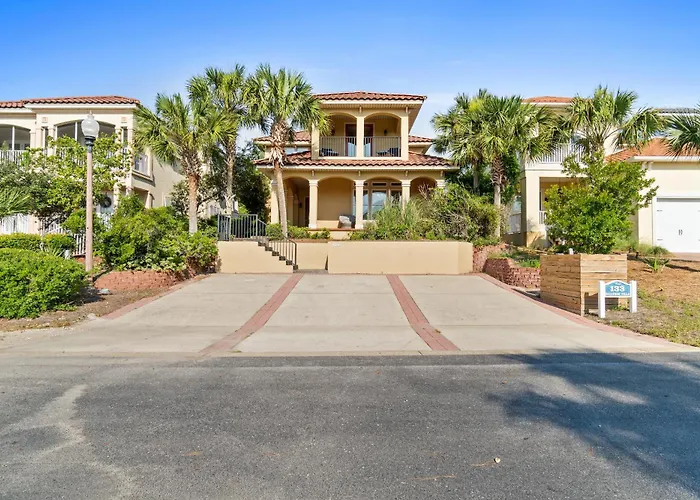 La Valencia Villas